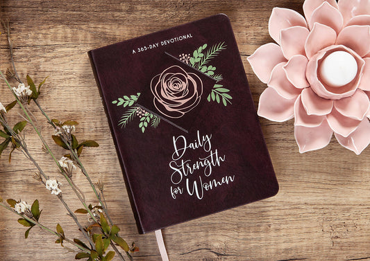 Daily Strength for Women (Daily Devotional)