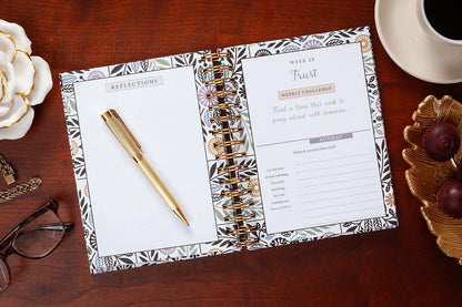 Daily Bible Study for Women (Devotional Journal) NEW!