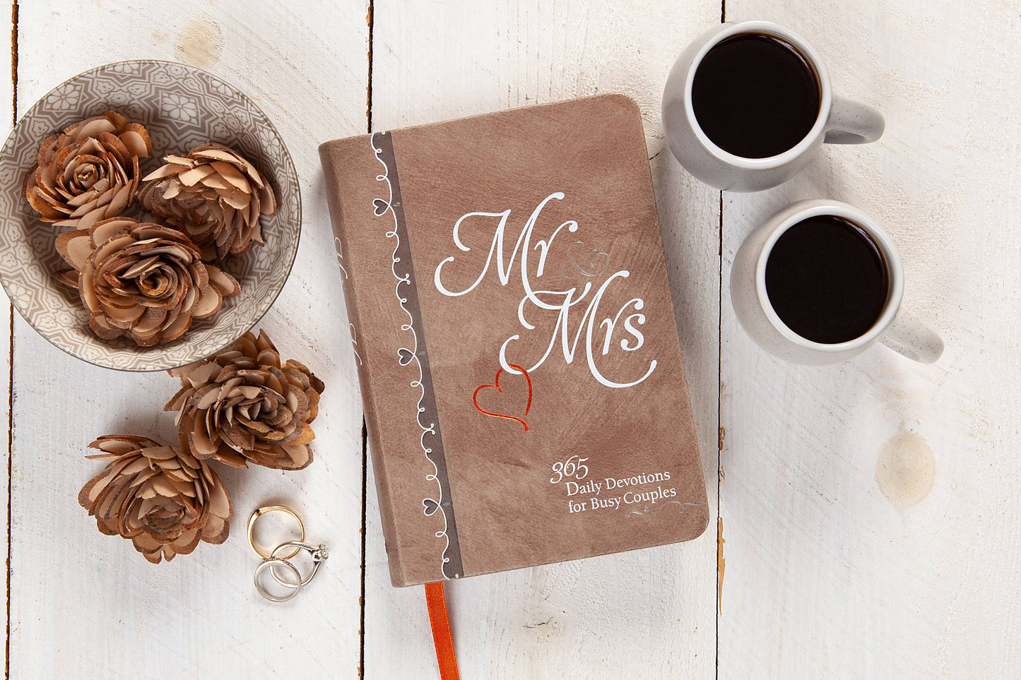Mr & Mrs (Daily Devotional for Couples)
